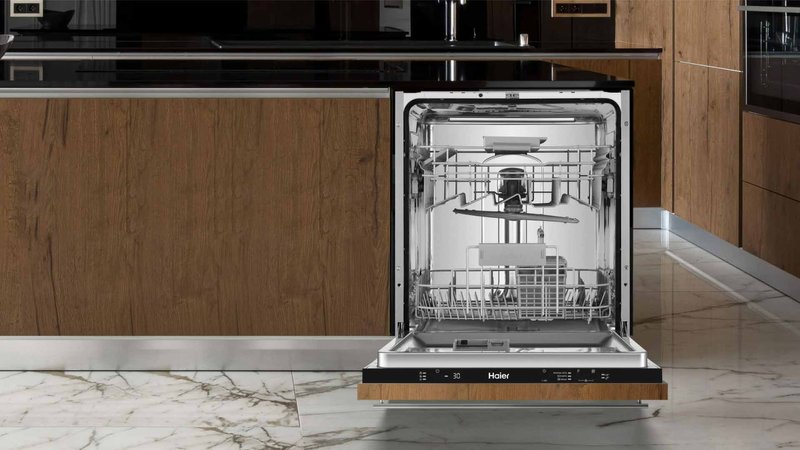 Обзор умной посудомоечной машины Haier для большой семьи